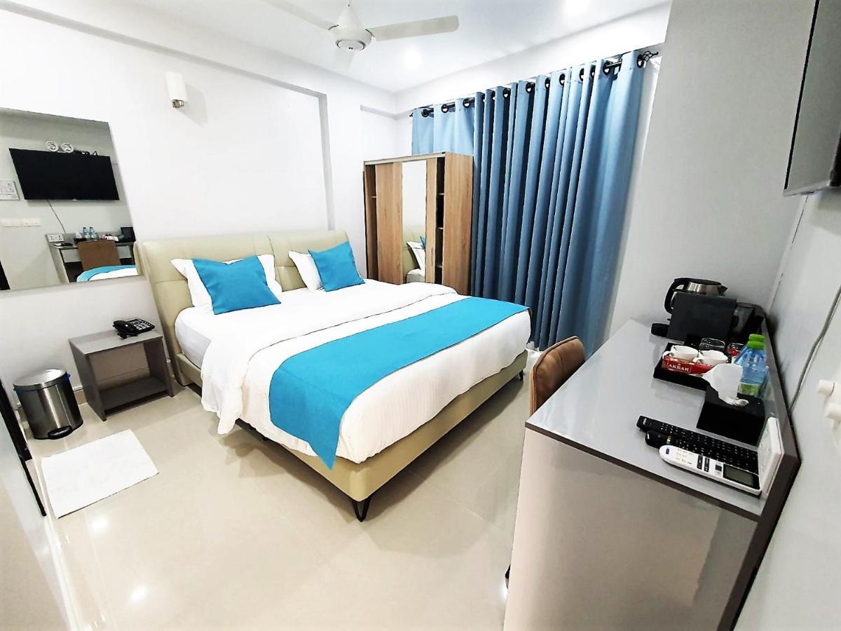 Tour Inn Male Exterior foto