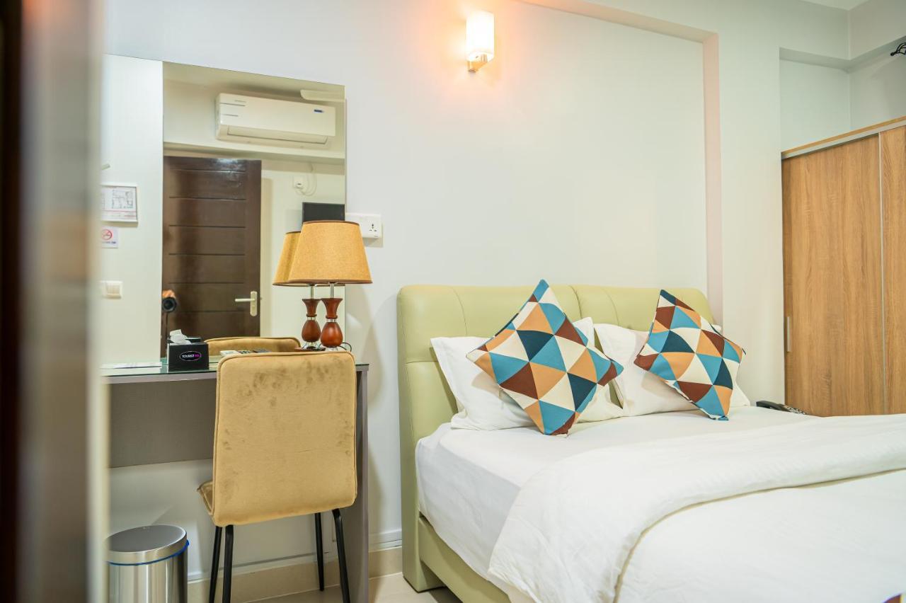 Tour Inn Male Exterior foto