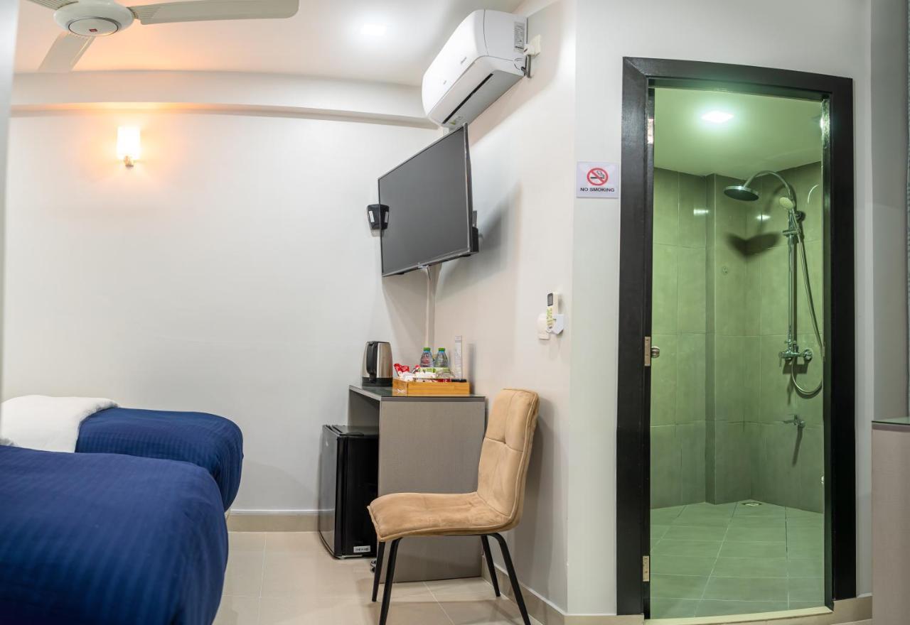 Tour Inn Male Exterior foto