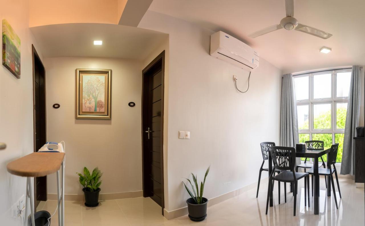 Tour Inn Male Exterior foto