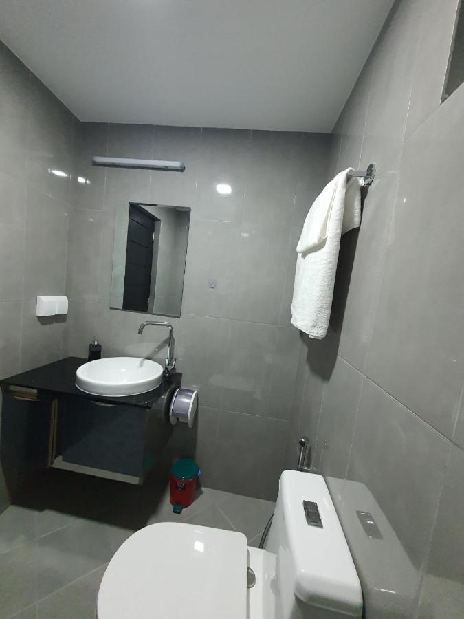 Tour Inn Male Exterior foto